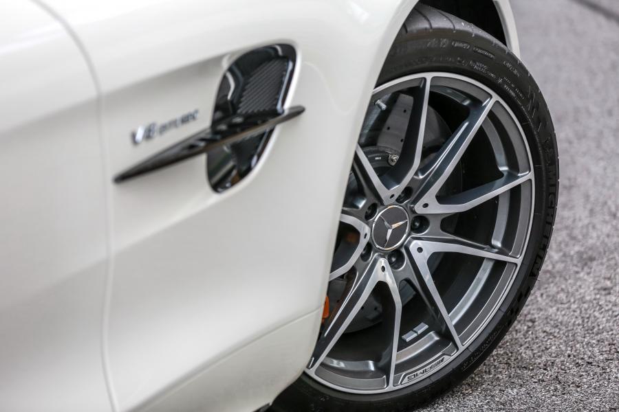 Детали экстерьера Mercedes-AMG GT R (C190) 2017 года  (MY) (фото 7 из 25)